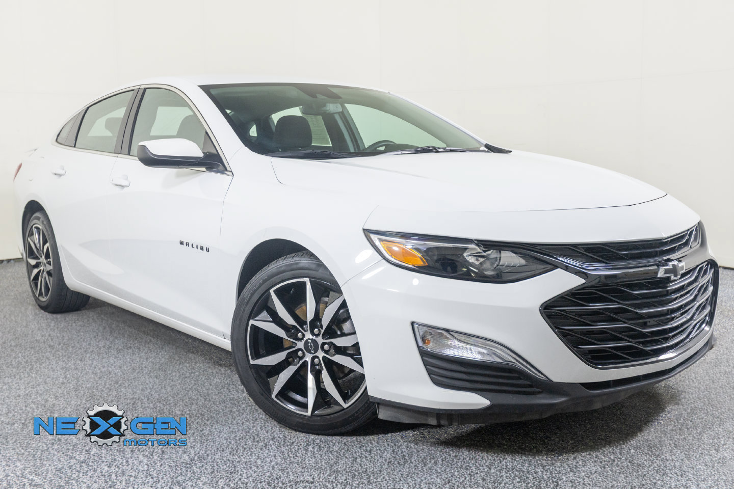 Used 2023 Chevrolet Malibu RS FWD image 1