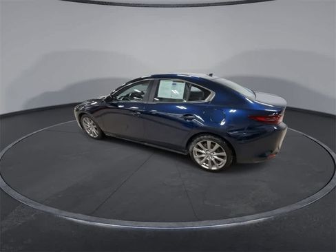 Used 2019 MAZDA MAZDA3 w/Preferred Pkg image 6