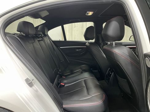 Used 2017 BMW 340i xDrive Sedan AWD/4WD image 29