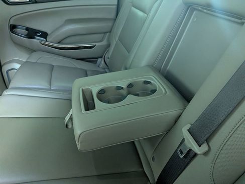 Used 2019 GMC Yukon XL SLT w/ Open Road Package image 32