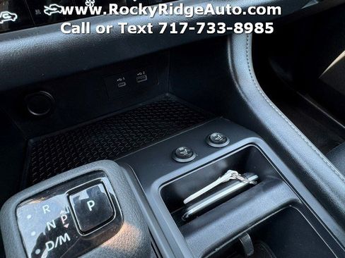Used 2024 Nissan Pathfinder S AWD/4WD image 15