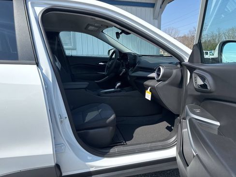 New 2026 Chevrolet Trax LS w/ LS Convenience Package FWD image 20