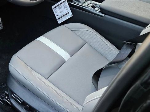 New 2025 Toyota Camry SE image 4