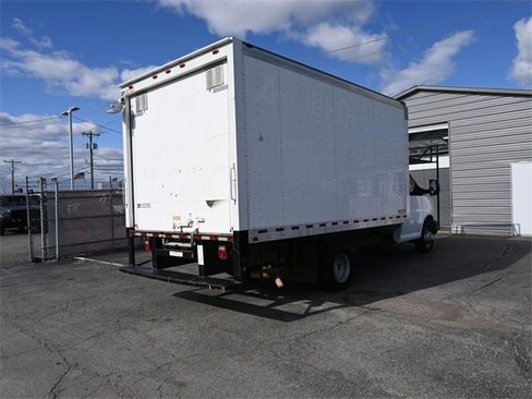 Used 2016 Chevrolet Express 3500 image 34