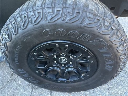 Used 2022 Ford Bronco Wildtrak image 11