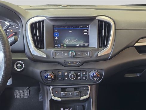 Used 2023 GMC Terrain SLE w/ Driver Convenience Package FWD image 21