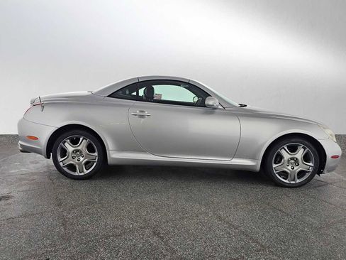 Used 2008 Lexus SC 430 Convertible image 2