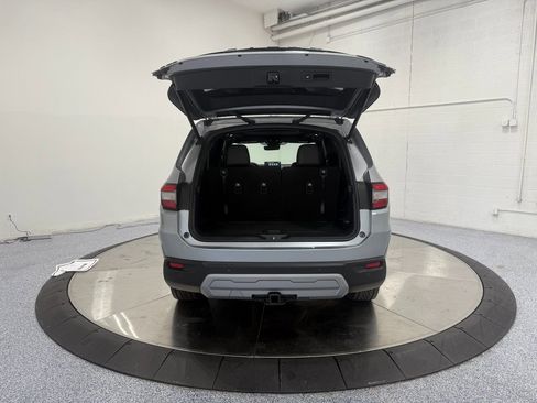 Used 2025 Honda Pilot TrailSport image 9