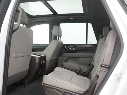 Used 2023 GMC Yukon SLT w/ SLT Premium Package AWD/4WD image 18