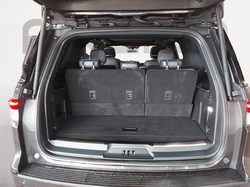 Used 2024 Lincoln Navigator Premiere AWD/4WD image 12