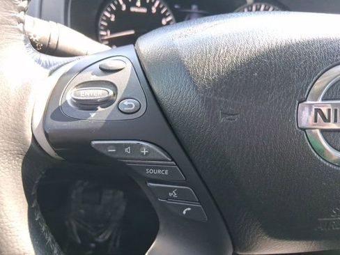 Used 2020 Nissan Pathfinder SV image 20