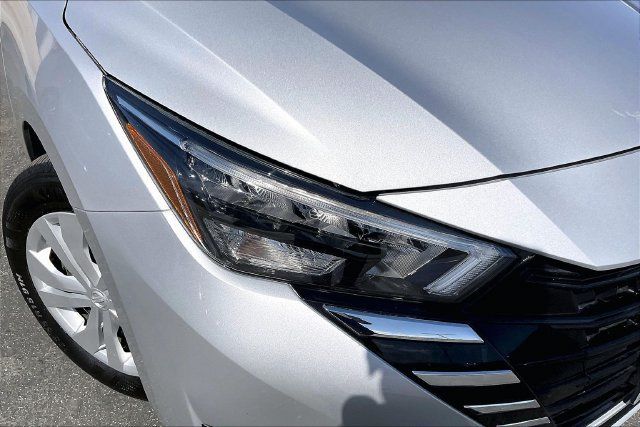 Certified 2025 Nissan Versa S w/ Trunk Package FWD image 27