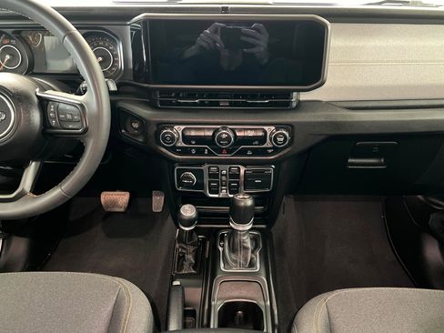 Certified 2024 Jeep Wrangler Sport S image 13