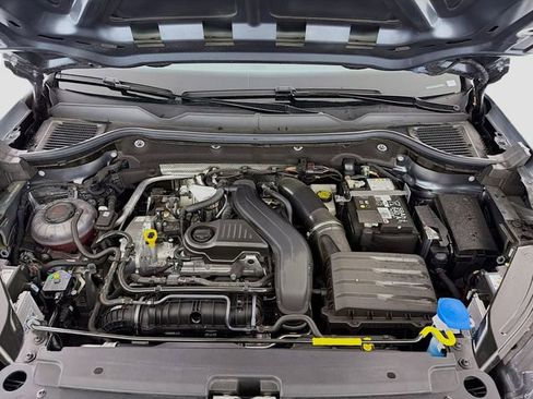 Used 2025 Volkswagen Taos SEL image 30