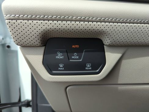 New 2026 Volkswagen Atlas SE image 35