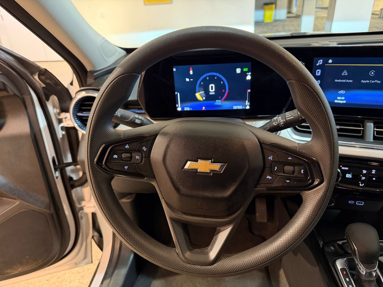 Used 2026 Chevrolet Trax LT FWD image 27