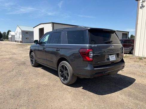 Used 2023 Ford Expedition Limited AWD/4WD image 7