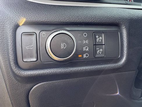 Used 2020 Ford Explorer XLT w/ Equipment Group 202A image 25