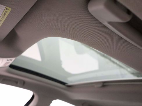 Certified 2024 Volkswagen Jetta SE image 19