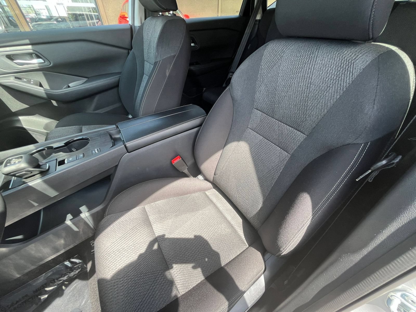 Used 2025 Nissan Rogue SV FWD image 37