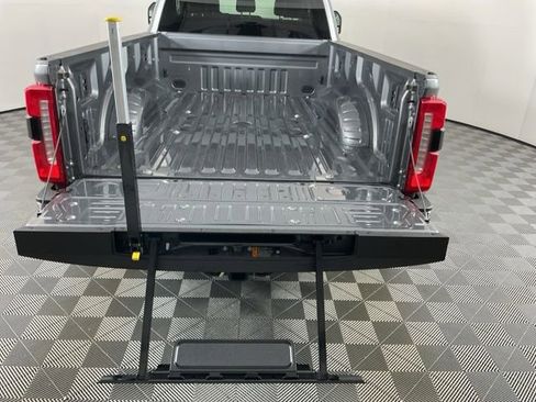 Used 2025 Ford F450 Lariat w/ FX4 Off-Road Package AWD/4WD image 8