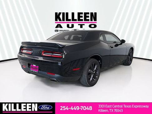 Used 2023 Dodge Challenger SXT w/ Blacktop Package AWD/4WD image 9