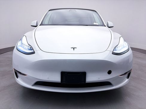 Used 2021 Tesla Model Y 2WD image 10