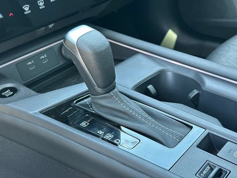 New 2026 Nissan Sentra SV w/ SV Convenience Package FWD image 31