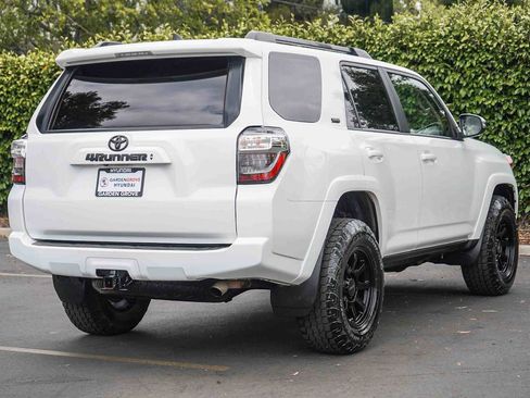 Used 2021 Toyota 4Runner SR5 Premium w/ Moonroof Package AWD/4WD image 6