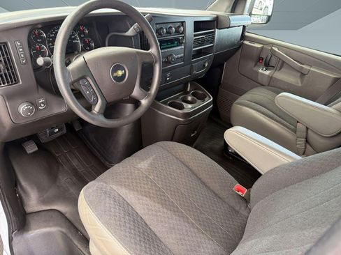 Certified 2025 Chevrolet Express 2500 w/ Driver Convenience Package RWD image 4
