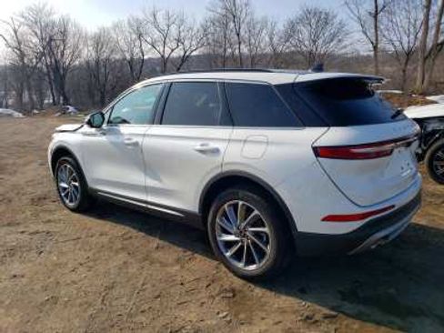 Used 2025 Lincoln Corsair AWD w/ Equipment Group 101A image 4