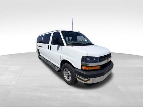 Certified 2025 Chevrolet Express 2500 w/ Driver Convenience Package RWD image 4