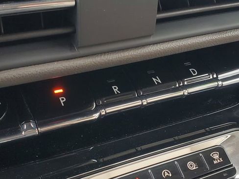 Certified 2023 Lincoln Corsair FWD image 24