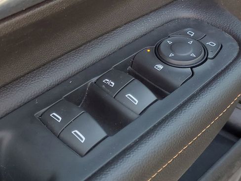 Used 2018 GMC Terrain SLE w/ Driver Convenience Package image 10