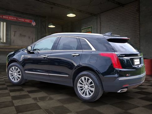 Used 2019 Cadillac XT5 Premium Luxury w/ Driver Assist Package FWD image 4