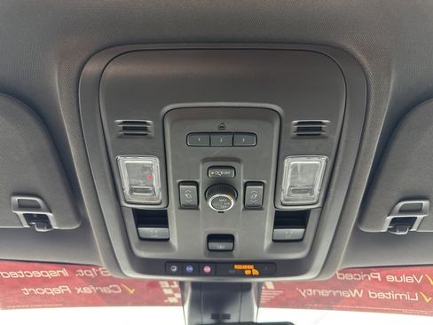 Used 2022 GMC Yukon SLT w/ SLT Premium Package image 27