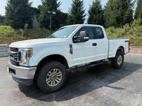 Used 2019 Ford F250 XL w/ STX Appearance Package AWD/4WD image 4