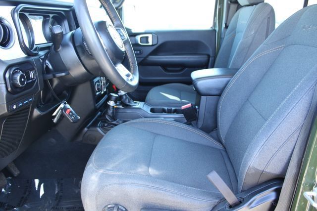 Used 2024 Jeep Wrangler Unlimited Sahara AWD/4WD image 33