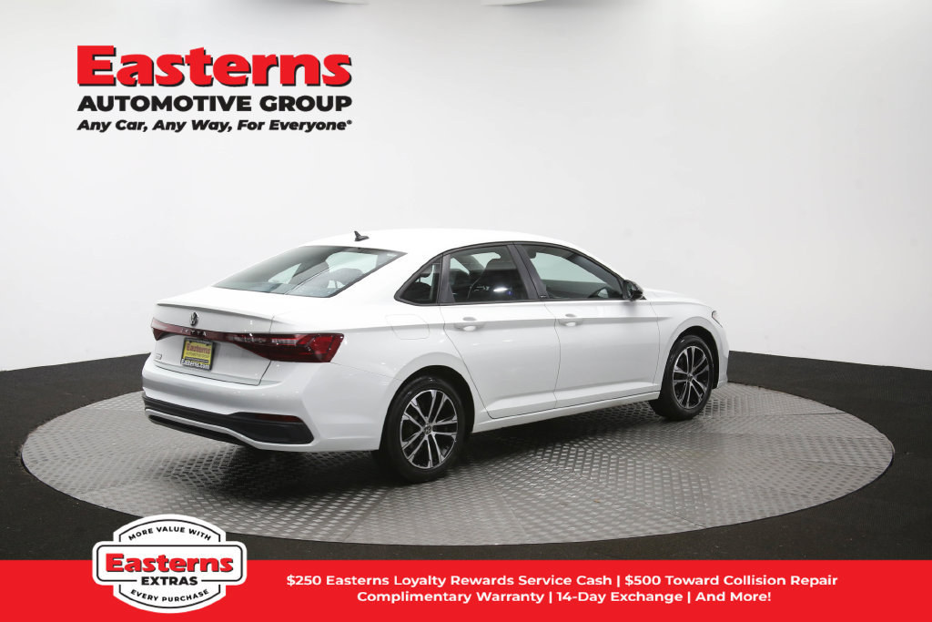 Used 2025 Volkswagen Jetta Sport FWD image 41