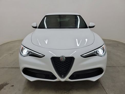 Used 2023 Alfa Romeo Stelvio Sprint image 2