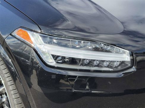 Certified 2024 Volvo XC90 B6 Ultimate w/ Protection Package Premier image 7