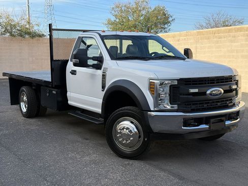 Used 2018 Ford F550 2WD Regular Cab Super Duty image 1
