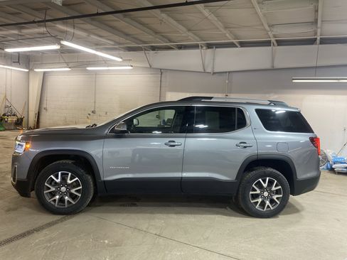 Used 2023 GMC Acadia SLE w/ Driver Convenience Package image 8