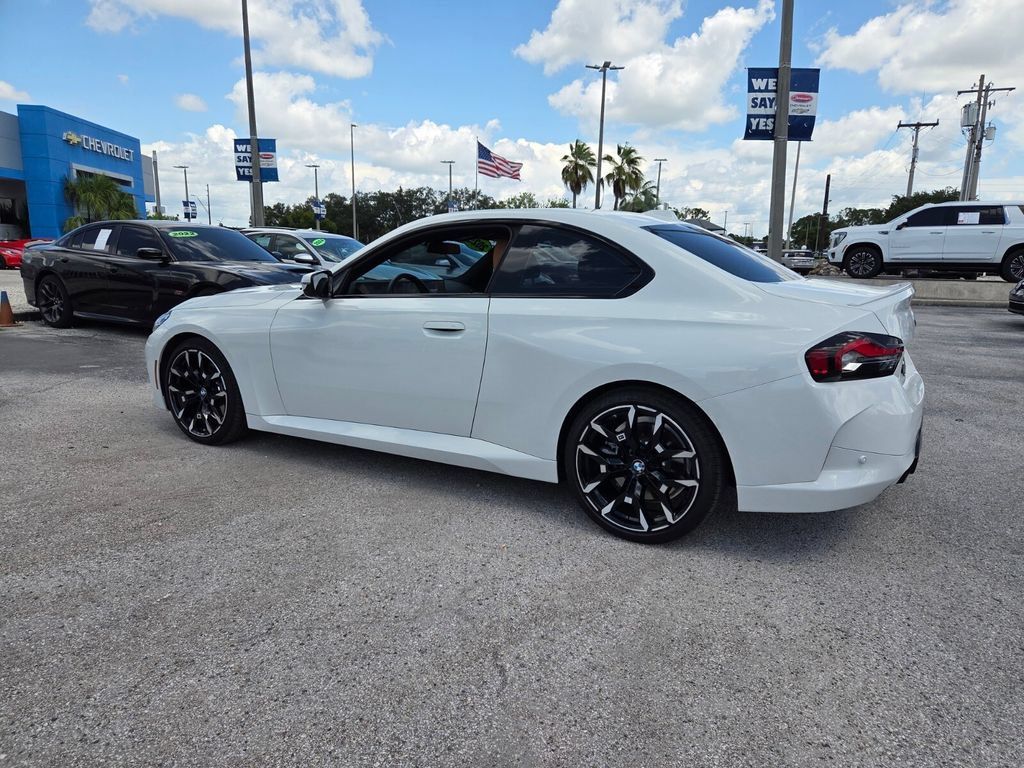 Used 2025 BMW 230i Coupe w/ M Sport Package RWD image 10