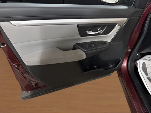 Used 2018 Honda CR-V LX image 10