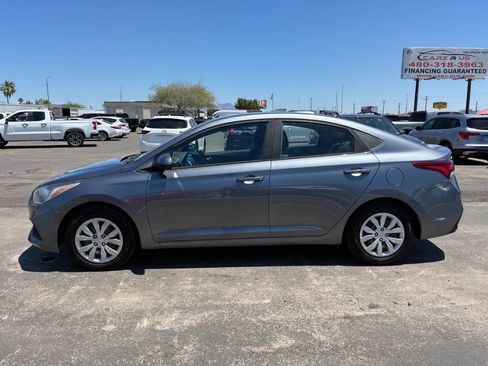 Used 2018 Hyundai Accent SE FWD image 3