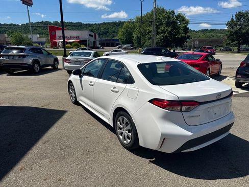 Used 2022 Toyota Corolla LE FWD image 5