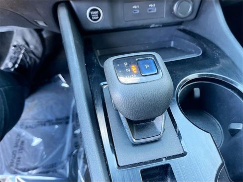 Used 2022 Nissan Rogue SV image 16