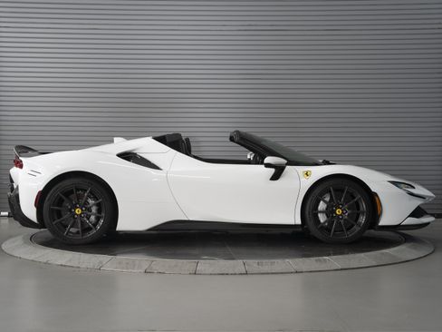 Used 2023 Ferrari SF90 Spider AWD/4WD image 6