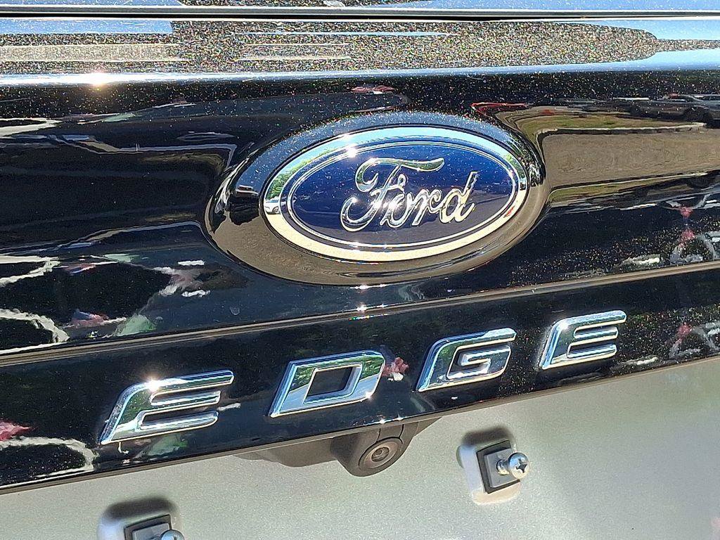 Used 2024 Ford Edge Titanium AWD/4WD image 32